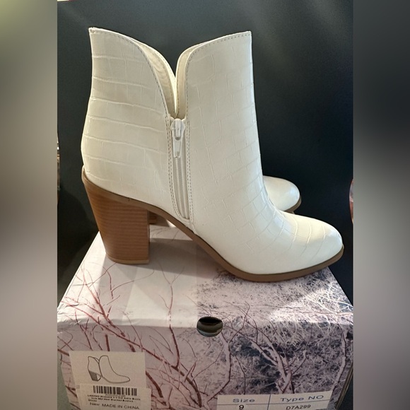 LAICIGO Shoes - NIB LAICIGO V Cut Booties Slip On Faux Leather Boots Cream White Women’s Size 9